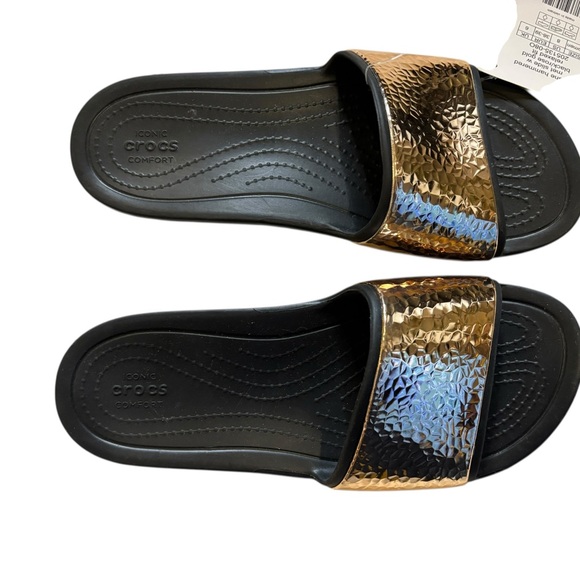 CROCS Women’s Sloane Hammered Metallic Gold/Black Slides Size 8 - Picture 5 of 7